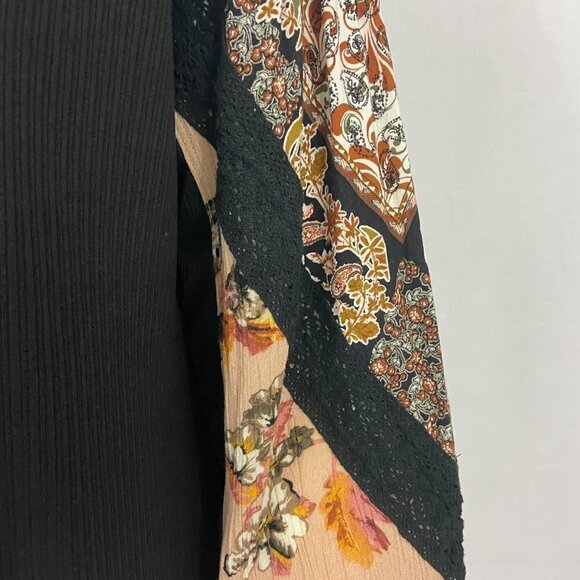 Gimmicks Women's Blouse Top Sz M Black Lace & Floral Accents V-Neck Long Sleeve - Picture 6 of 11